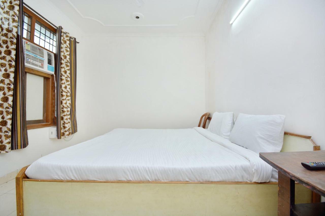Spot On 44679 Hotel Samrat Sohana Экстерьер фото